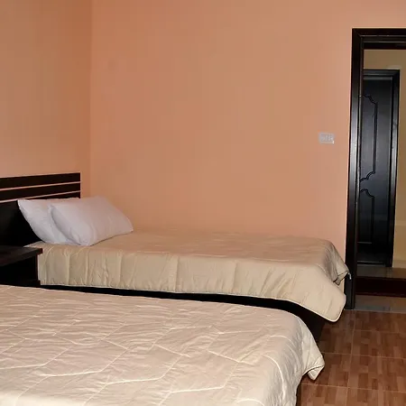 Garden Hotel *